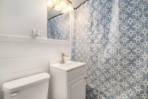 Bath - 1405 E Fox St, South Bend, IN 46613 photo 1 of 1