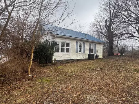 428 N Lincoln St, Oakland City, IN 47660