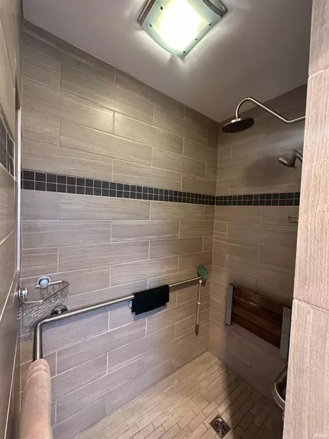 Bath - 4822 E Ridgewood Dr, Bloomington, IN 47401 photo 3 of 3