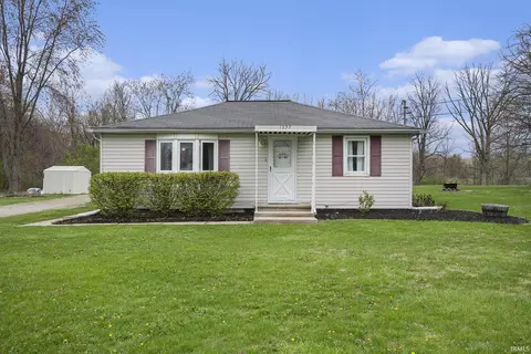 1327 Wooster Rd, Winona Lake, IN 46590