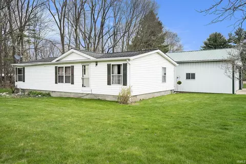 20 Ems B33 Ln, Warsaw, IN 46582