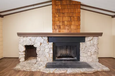 Living - 357 Mount Auburn St, Dunkirk, IN 47336 photo 3 of 3