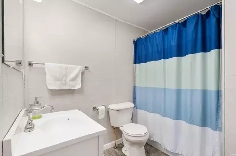 Bath - 357 Mount Auburn St, Dunkirk, IN 47336 photo 2 of 2