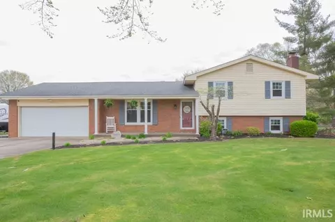 7515 Huckleberry Ln, Evansville, IN 47712