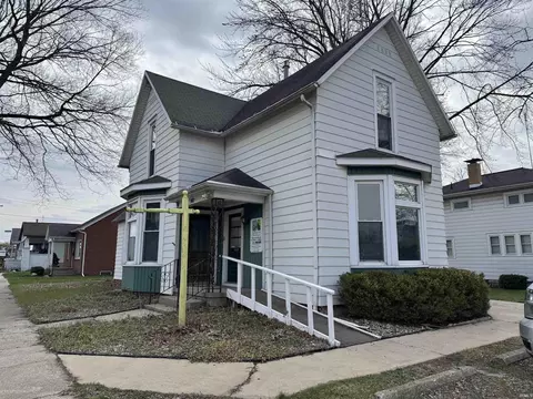 302 E Winona Ave, Warsaw, IN 46580