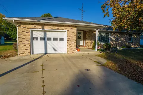 402 Rustic Ln, North Manchester, IN 46962