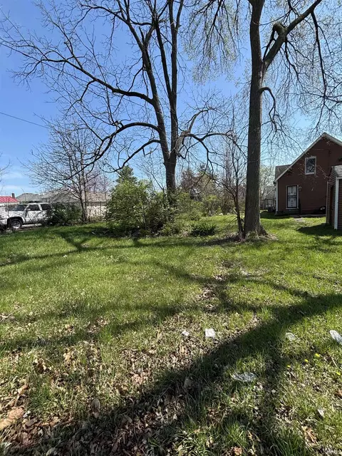 2334 Smith St, Fort Wayne, IN 46803