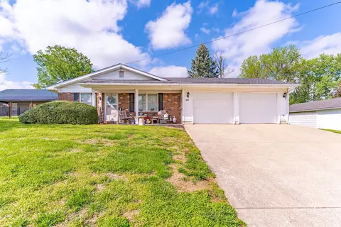 204 E Montgomery St, Owensville, IN 47665