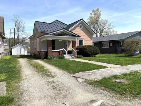 613 S Main St, Winchester, IN 47394