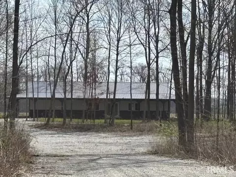 8123 S 100 E, Fairmount, IN 46928 photo 3