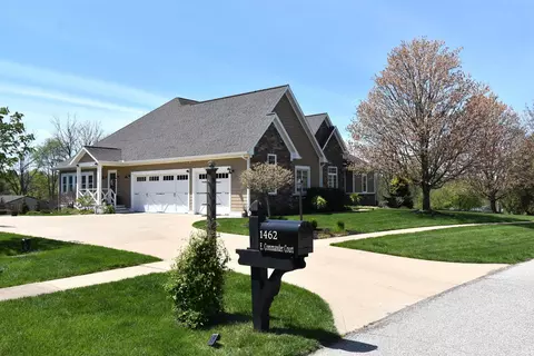 Exterior - 1462 E Commander Ct, Bloomington, IN 47401 photo 2 of 10