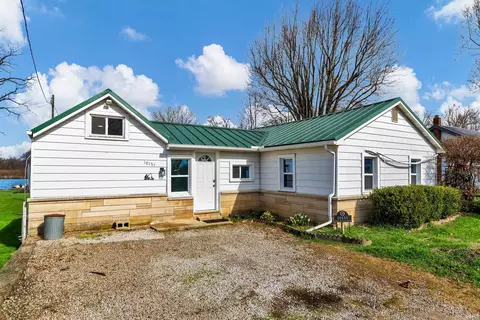 10151 N Jones Lake Rd, Rome City, IN 46784