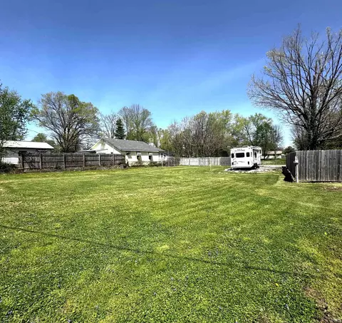 306 E Vine St, Mitchell, IN 47446 photo 1