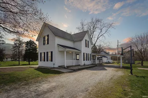 65639 Maple Rd, Lakeville, IN 46536