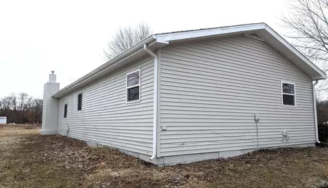 7202 S 300 E, Claypool, IN 46510 photo 2
