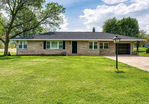 2318 W Boonville New Harmony Rd, Evansville, IN 47725