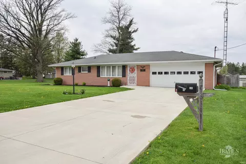 210 W Granville Ave, Albany, IN 47320