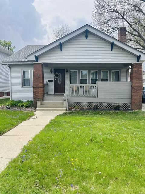 215 S Cornell Cir, Fort Wayne, IN 46807