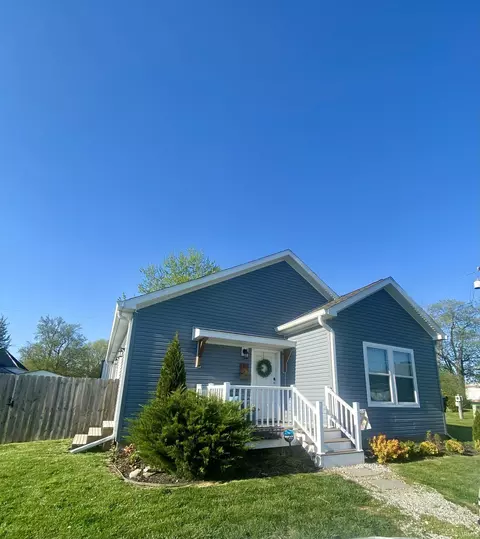 105 S Washington St, Pine Village, IN 47975