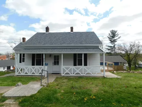208 S Posey St, Salem, IN 47167