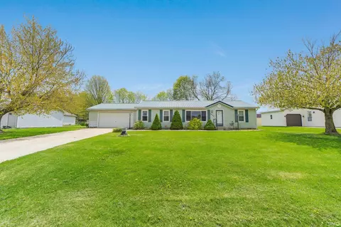 1673 N Vicky Ln, Warsaw, IN 46582