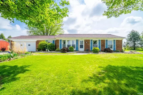 8920 S Merry Estates Dr, Silver Lake, IN 46982