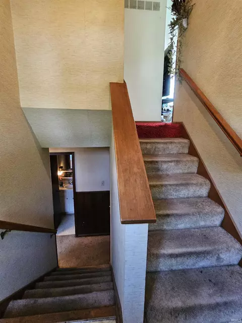 Entry Way - 2402 E Rock Creek Dr, Bloomington, IN 47401 photo 1 of 2