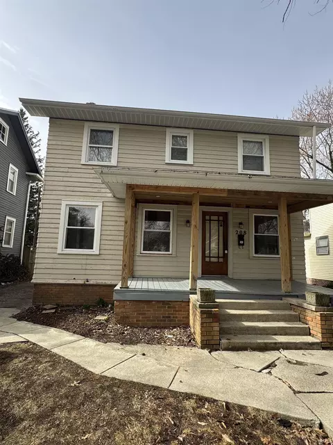 208 Mckinnie Cir, Fort Wayne, IN 46806
