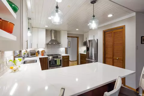 Kitchen - 4201 E Morningside Dr, Bloomington, IN 47408 photo 2 of 3