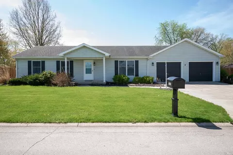 208 E Hickory Grove Rd, Hartford City, IN 47348