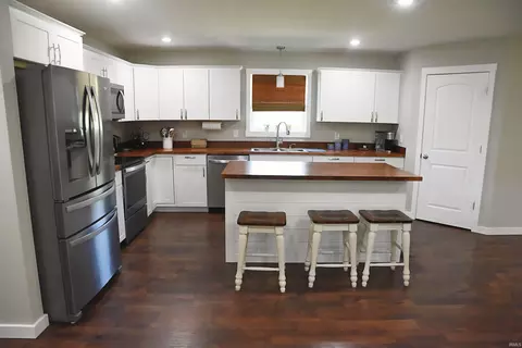 Kitchen - 729 Thompson Ln, Mitchell, IN 47446 photo 1 of 4