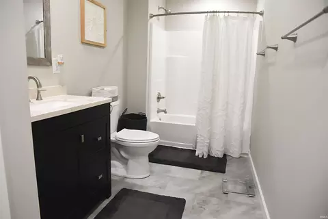 Bath - 729 Thompson Ln, Mitchell, IN 47446 photo 2 of 2