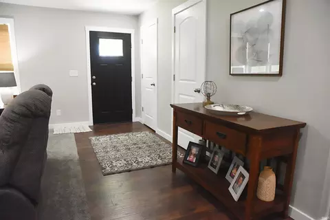 Entry Way - 729 Thompson Ln, Mitchell, IN 47446 photo 1 of 1