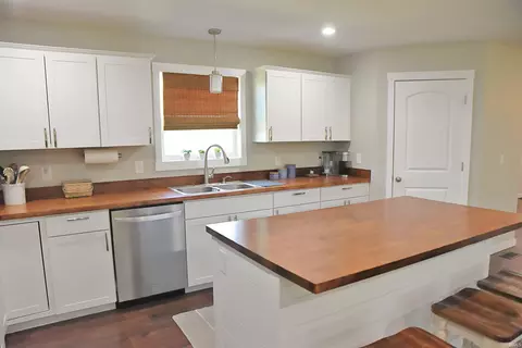 Kitchen - 729 Thompson Ln, Mitchell, IN 47446 photo 4 of 4
