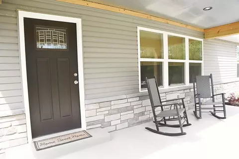 Exterior - 729 Thompson Ln, Mitchell, IN 47446 photo 5 of 9