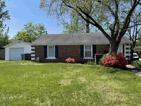 207 S Iroquois Dr, Evansville, IN 47714