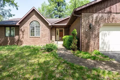 2405 E Queens Way Dr, Bloomington, IN 47401 photo 3