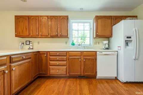 2405 E Queens Way Dr, Bloomington, IN 47401 photo 9