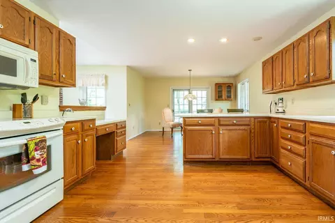 2405 E Queens Way Dr, Bloomington, IN 47401 photo 11