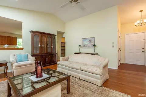 2405 E Queens Way Dr, Bloomington, IN 47401 photo 6
