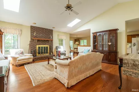 2405 E Queens Way Dr, Bloomington, IN 47401 photo 4