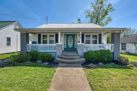 419 N 1st St, Boonville, IN 47601