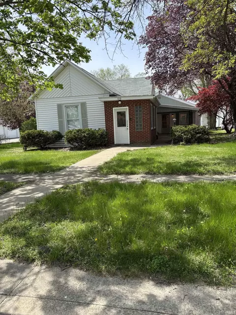 610 S Main St, Burnettsville, IN 47926