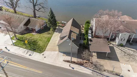 2406 Winona Ave, Winona Lake, IN 46590