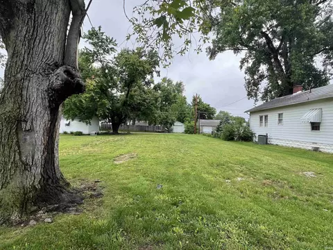 1812 E Division St, Evansville, IN 47714