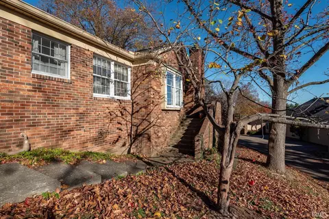 2638 E Windermere Woods Dr, Bloomington, IN 47401 photo 2