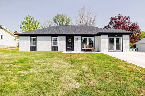 3702 W Stafford Dr, Bloomington, IN 47403