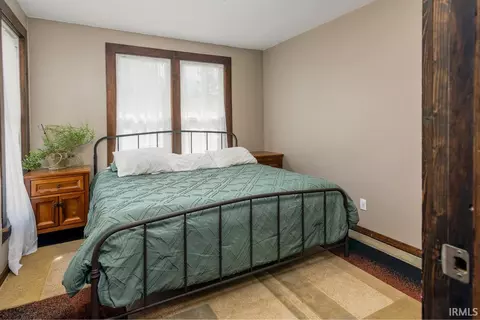 520 E Main St, Butler, IN 46721 photo 5