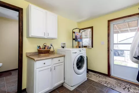 520 E Main St, Butler, IN 46721 photo 10