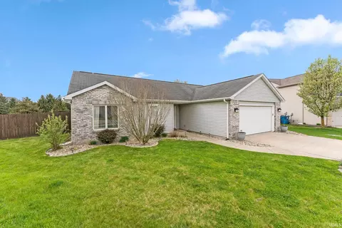 809 Darwillow Ct, Huntertown, IN 46748 photo 1